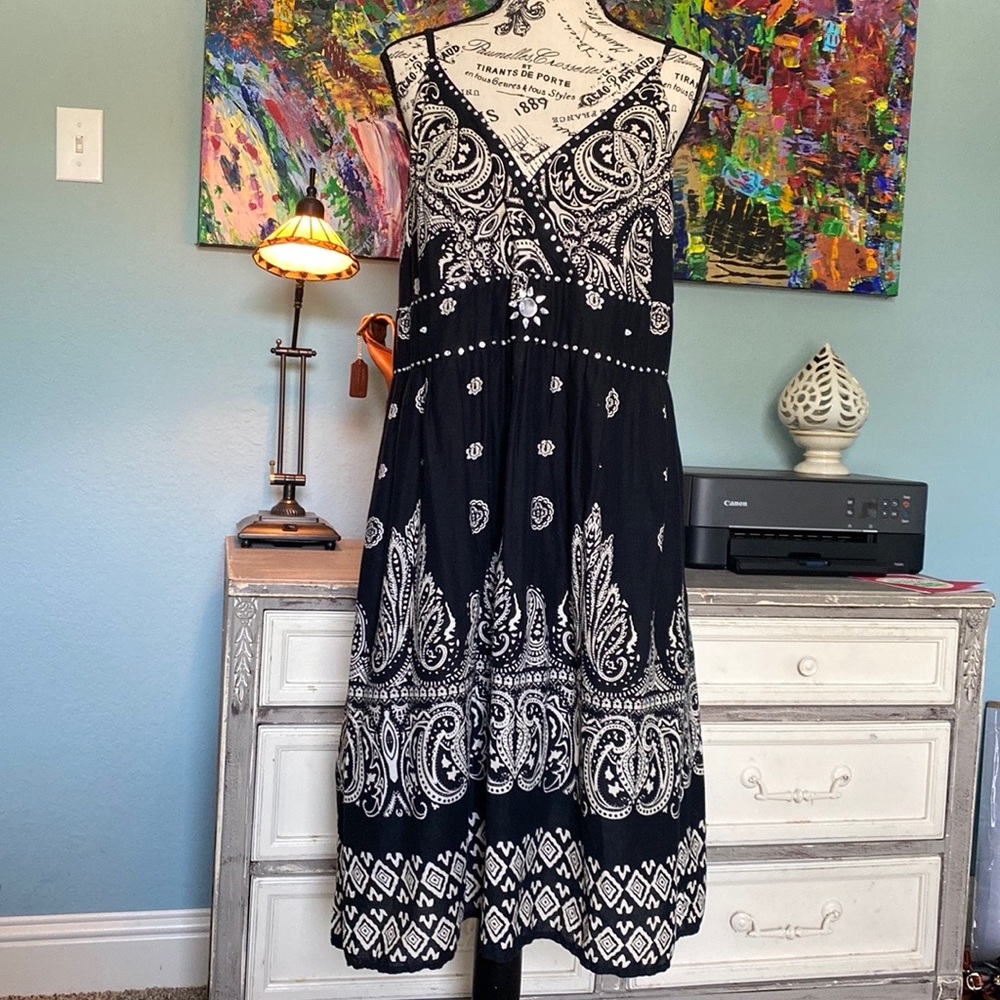 Cassee’s Sundress. Black & white print w/adornments. Fully lined. 100% cotton.